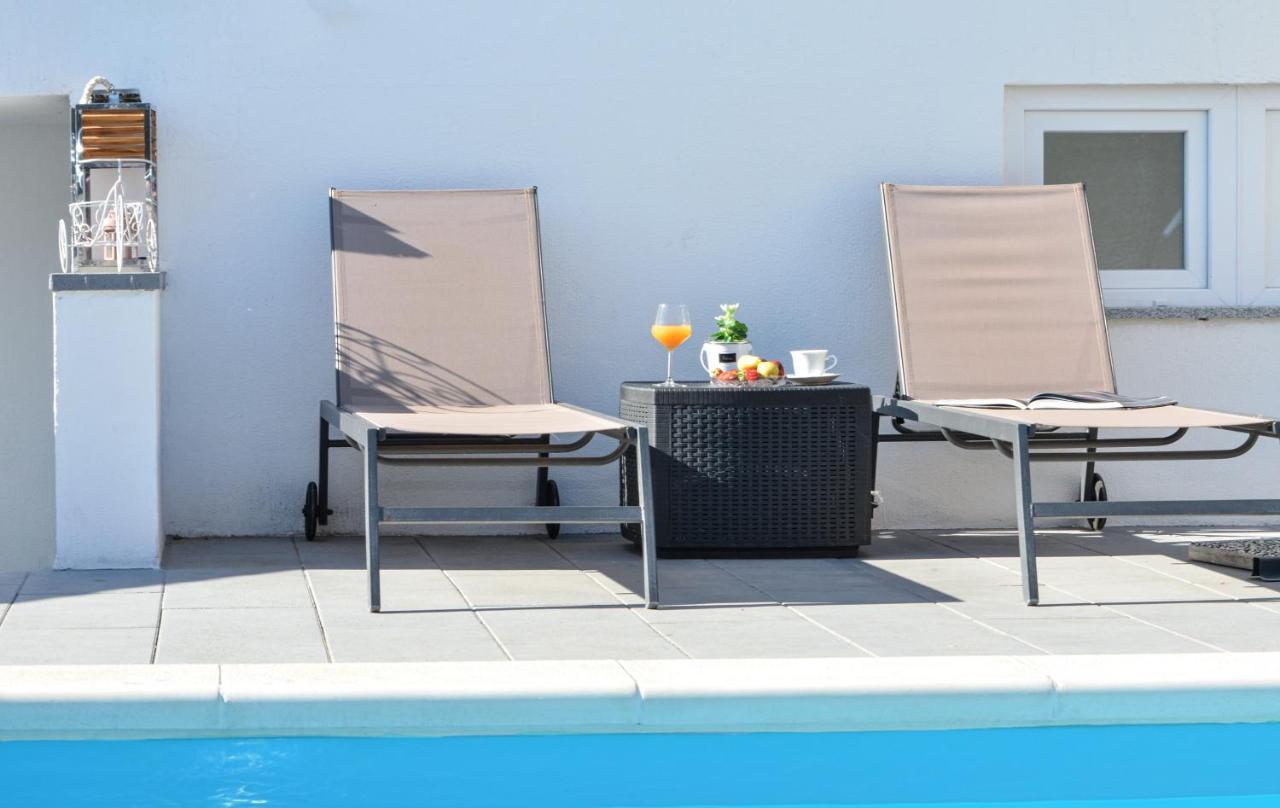 טרוגיר Apartment With Heated Pool And Sea View מראה חיצוני תמונה
