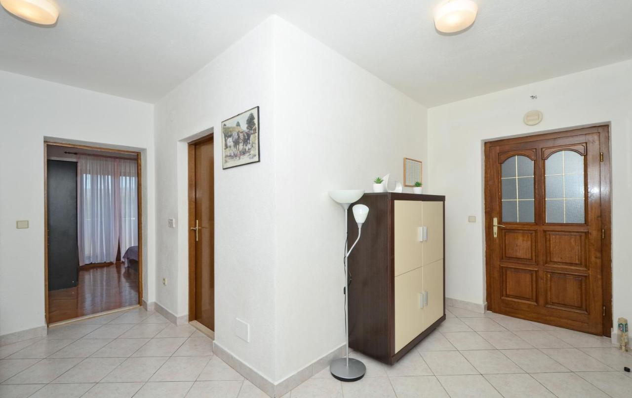 טרוגיר Apartment With Heated Pool And Sea View מראה חיצוני תמונה